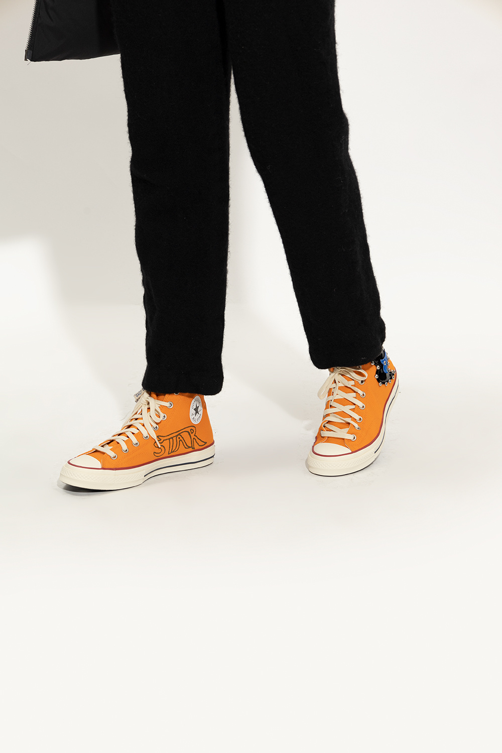 Orange shop converse outfit